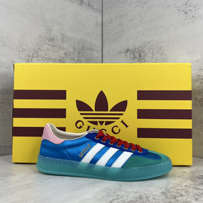 Tênis Gucci x Adidas Gazelle Azul/Vermelho/Rosa