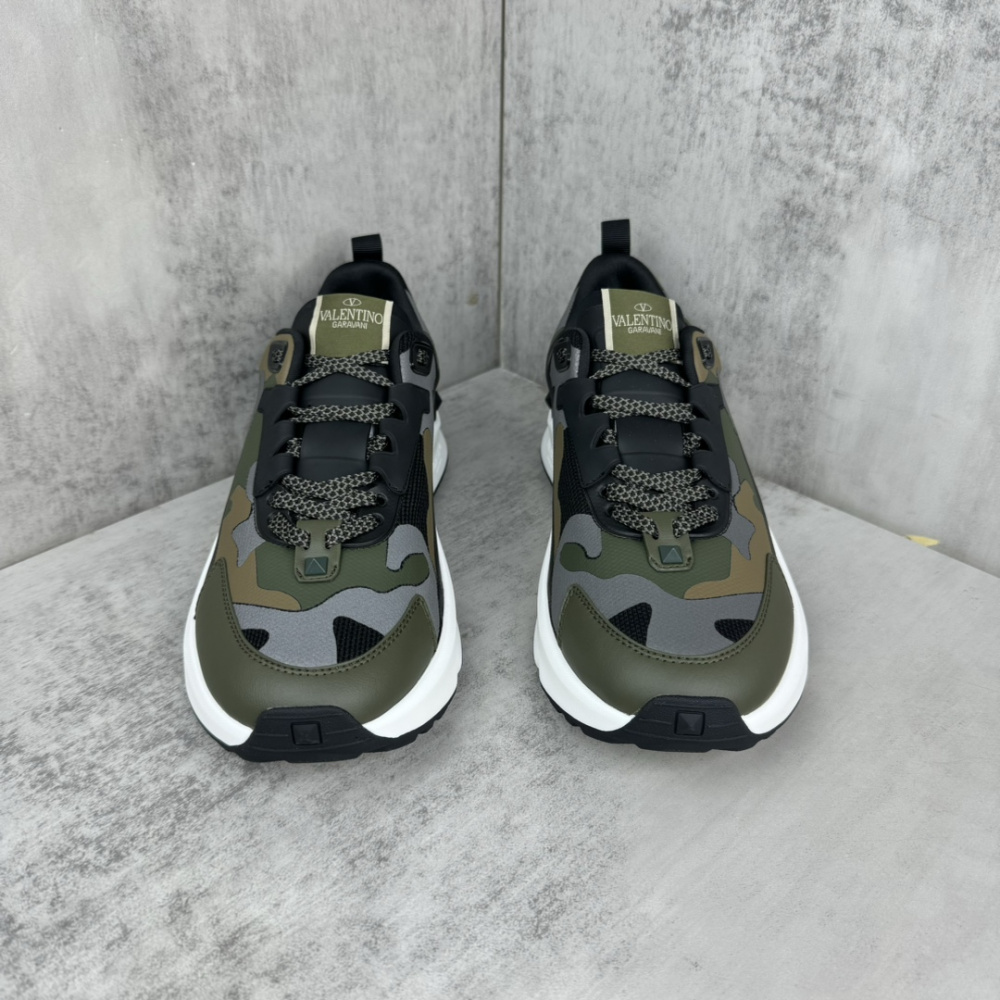 Tênis Valentino Garavani True Act Sneakers Camuflagem
