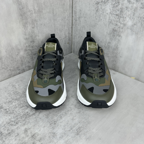 Tênis Valentino Garavani True Act Sneakers Camuflagem