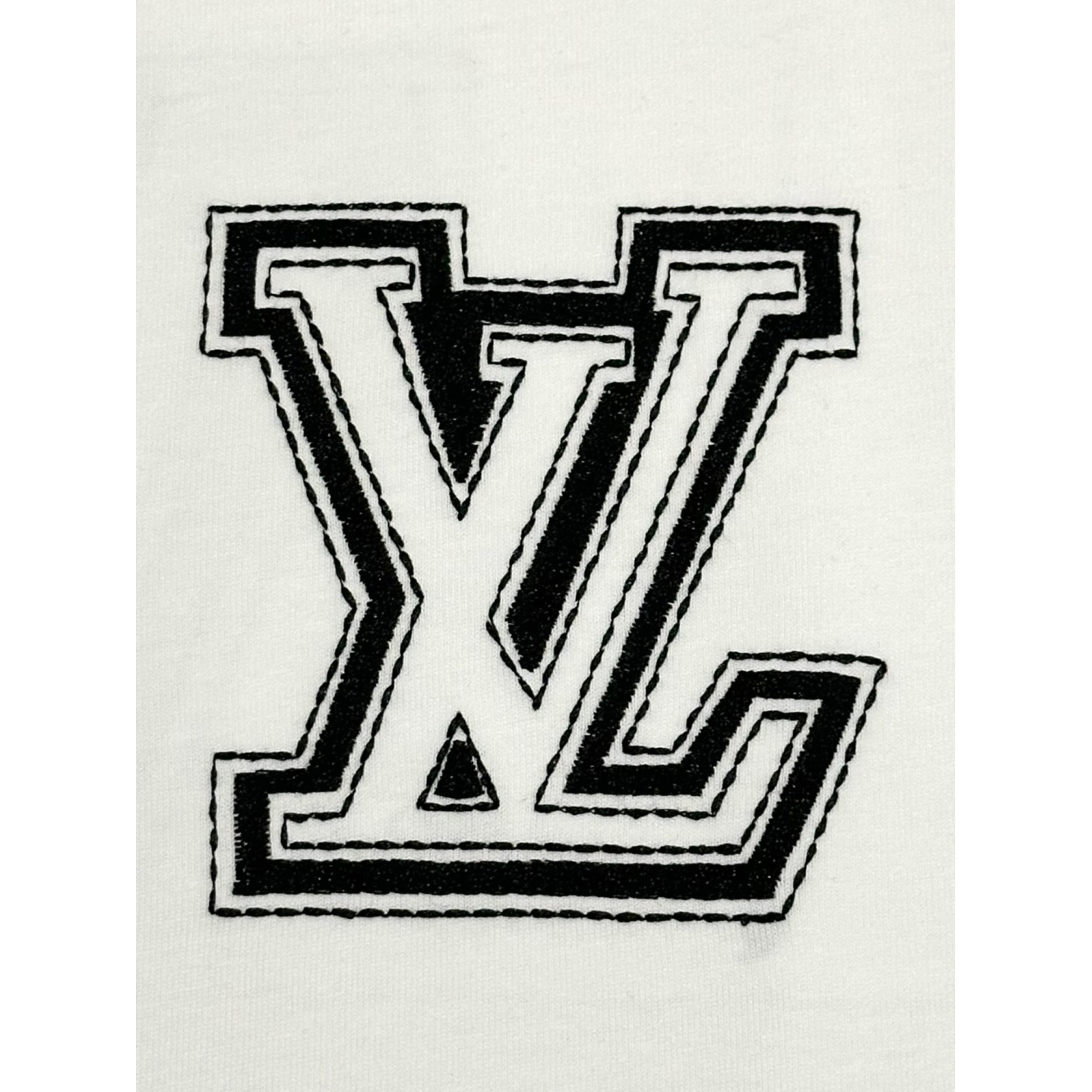Camiseta de Algodão Louis Vuitton Logo LV Bordado Branca