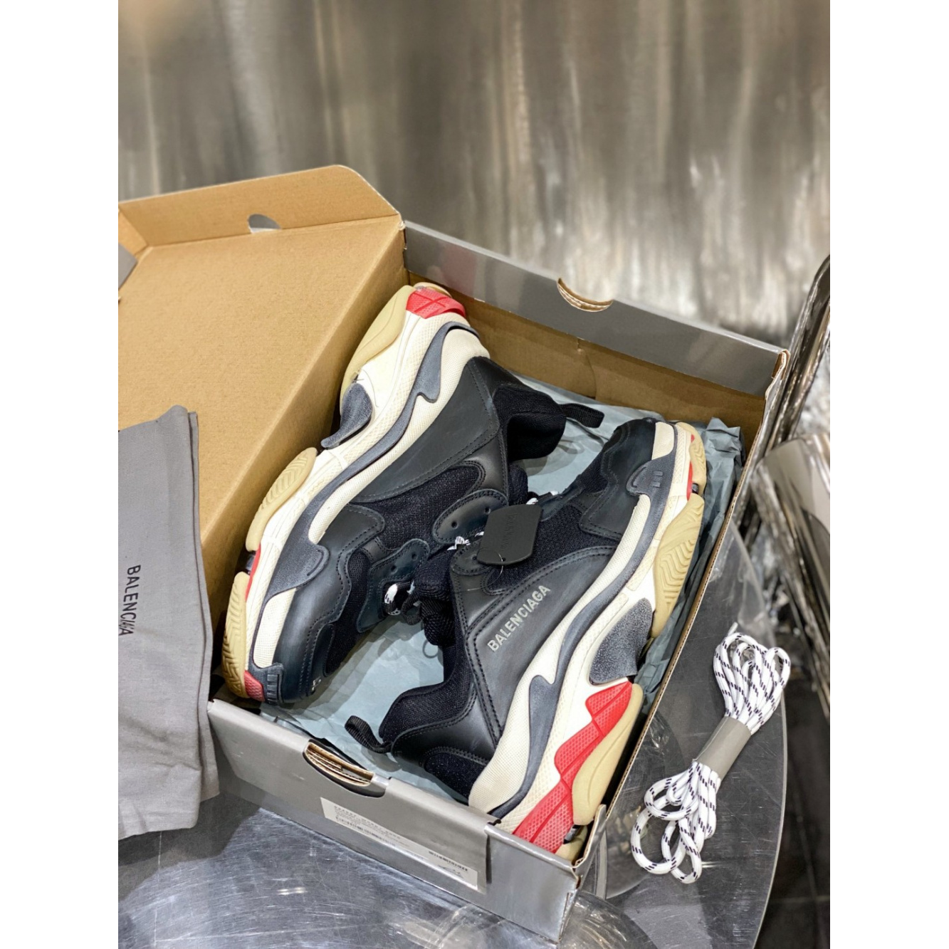 Balenciaga Triple S Preto/vermelho/Branco