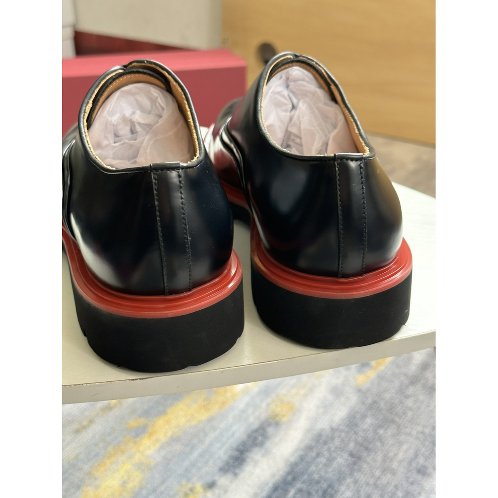 Salvatore Ferragamo Mocassim em Couro com detalhe Gancini Preto