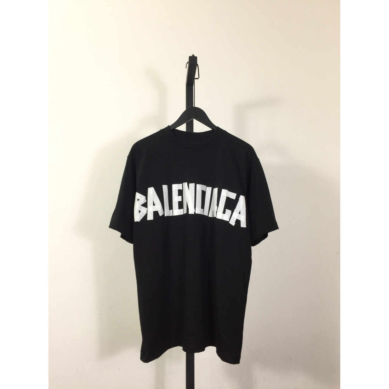 Camiseta de Algodão Balenciaga Oversize "Tape" Preta