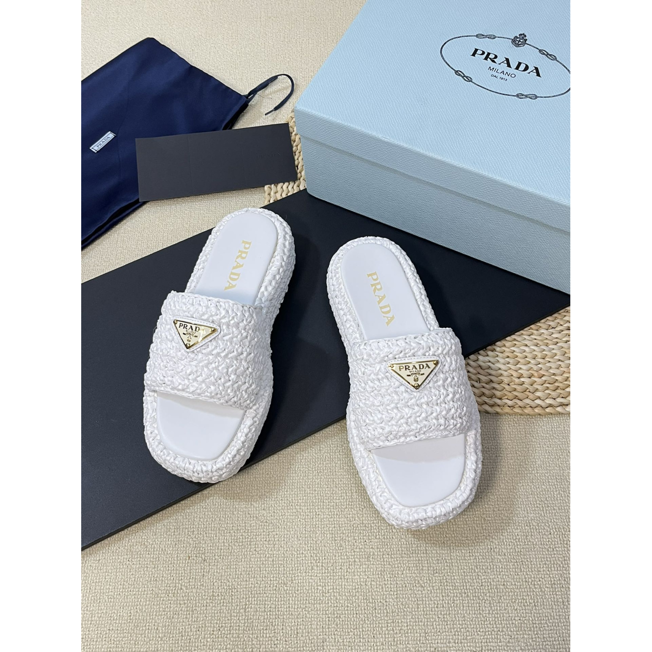 Sandália Prada FlatForm em crochê Branca