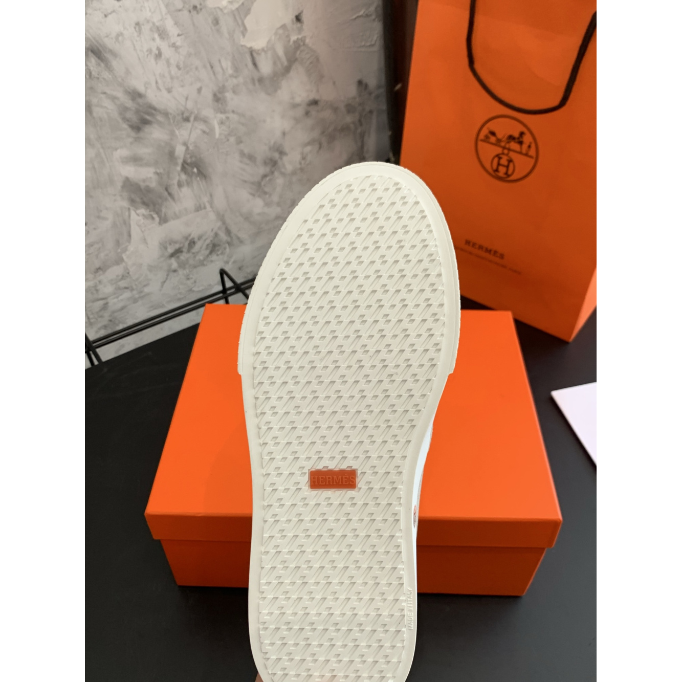 Tênis Hermès Slip-On Game em Camurça Branco Gelo