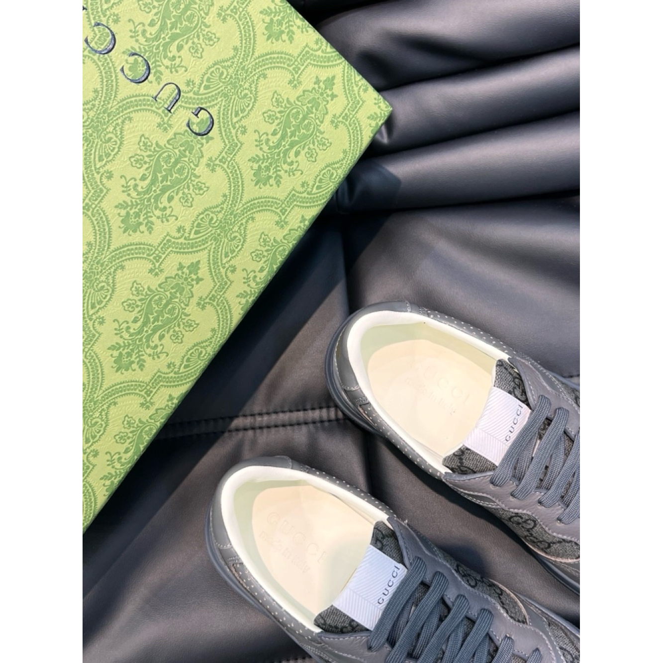 Tênis Gucci GG Supreme Cinza Escuro