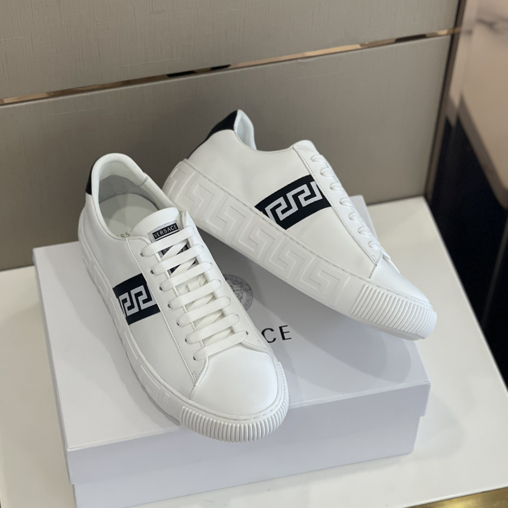Tênis Versace Embroidered Greca Preto/Branco