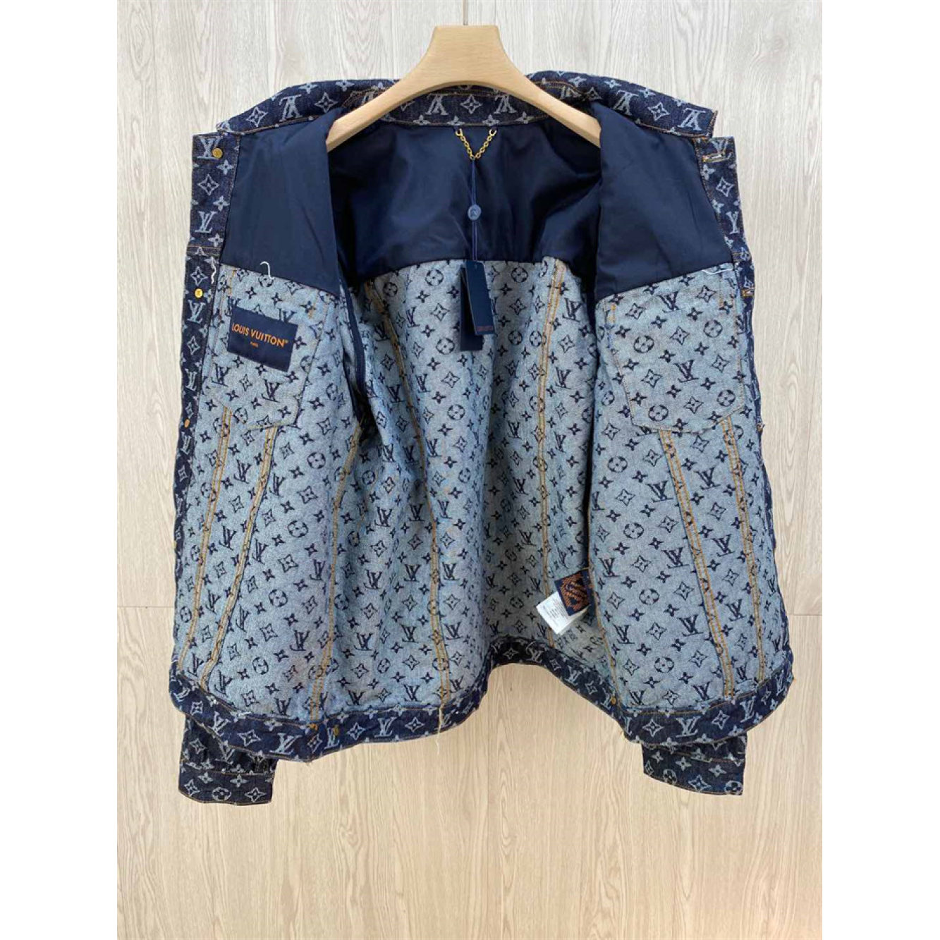 Conjunto Louis Vuitton LV Jaqueta e Calça Jeans Azul Marinho com Monogram