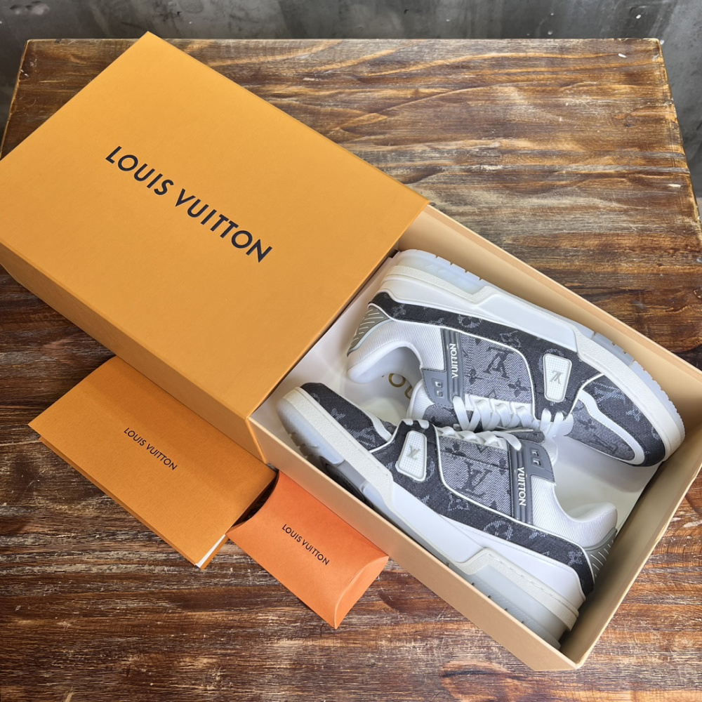 Tênis Louis Vuitton LV Trainer Tecido Preto/Cinza