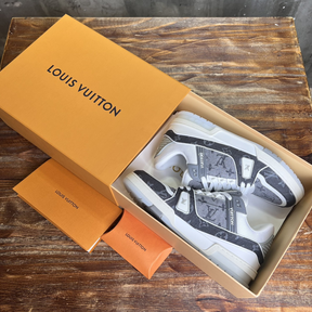 Tênis Louis Vuitton LV Trainer Tecido Preto/Cinza