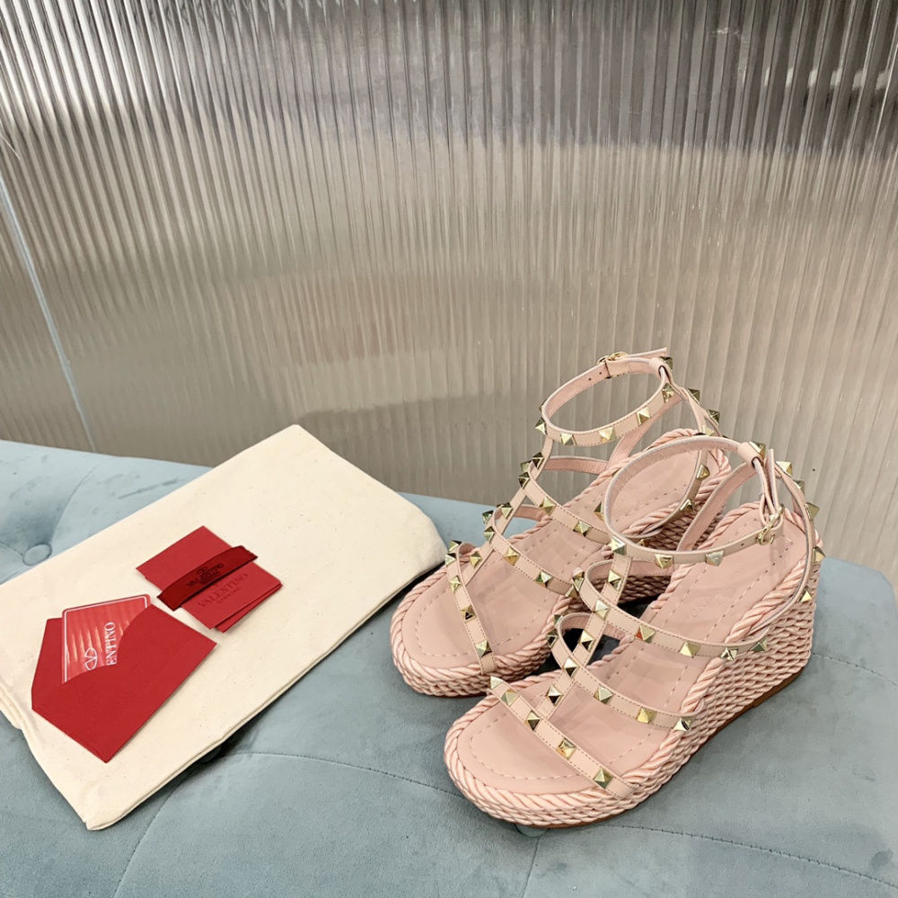 Sandália Salto Valentino Garavani Espadrilhe Rockstud com Plataforma 9,5cm