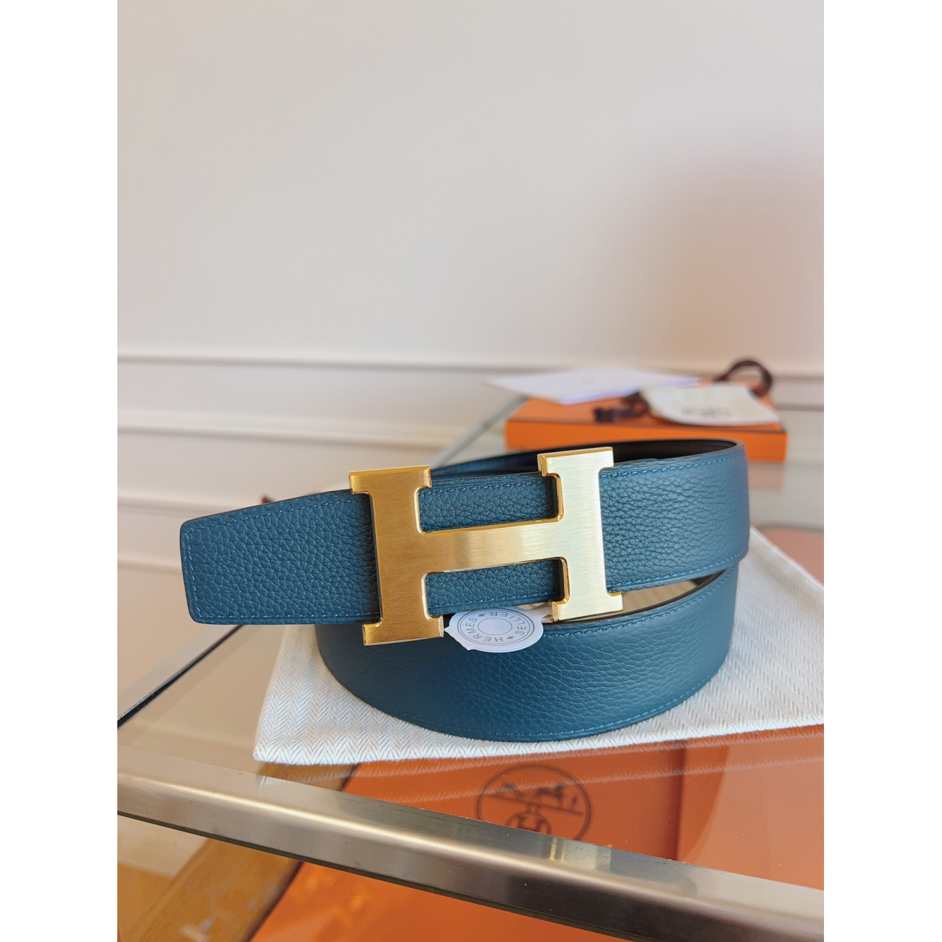 Cinto Hermès Constance e Correia Reversível em Couro 3.8cm Preto/Azul Ferragem Dourada