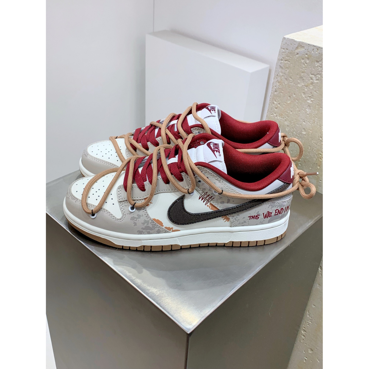 Nike SB Dunk Low Gorge Green Team Red