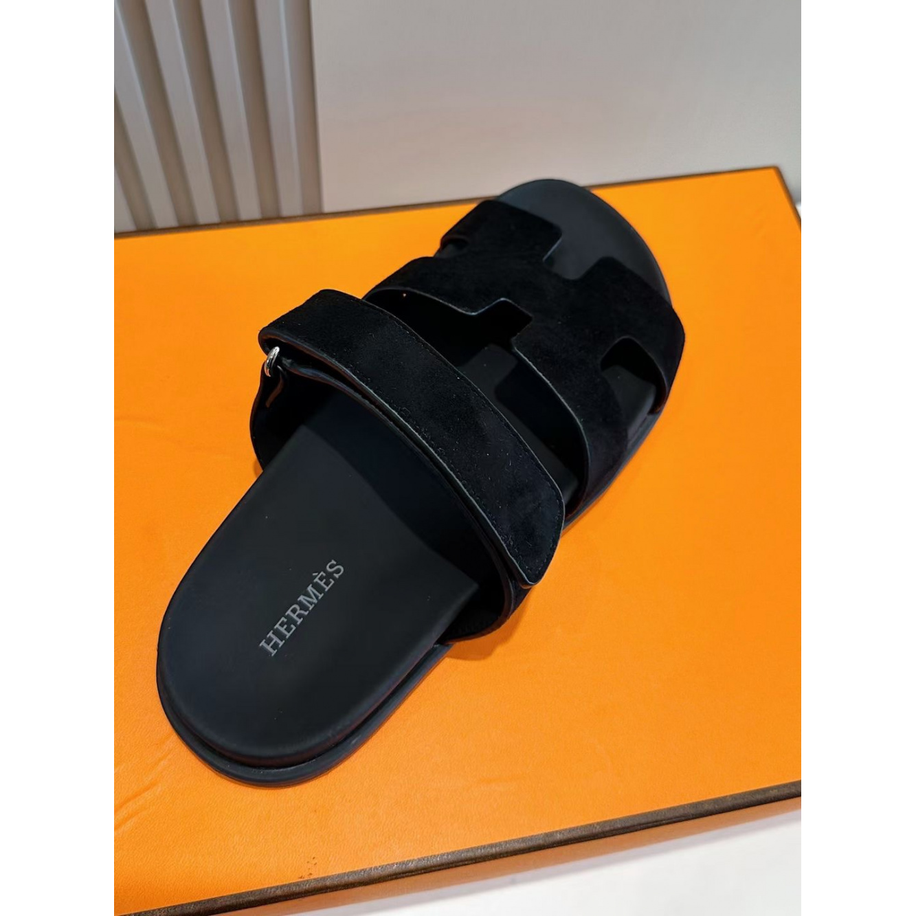 Sandália Hermès Chypre em Camurça Preto