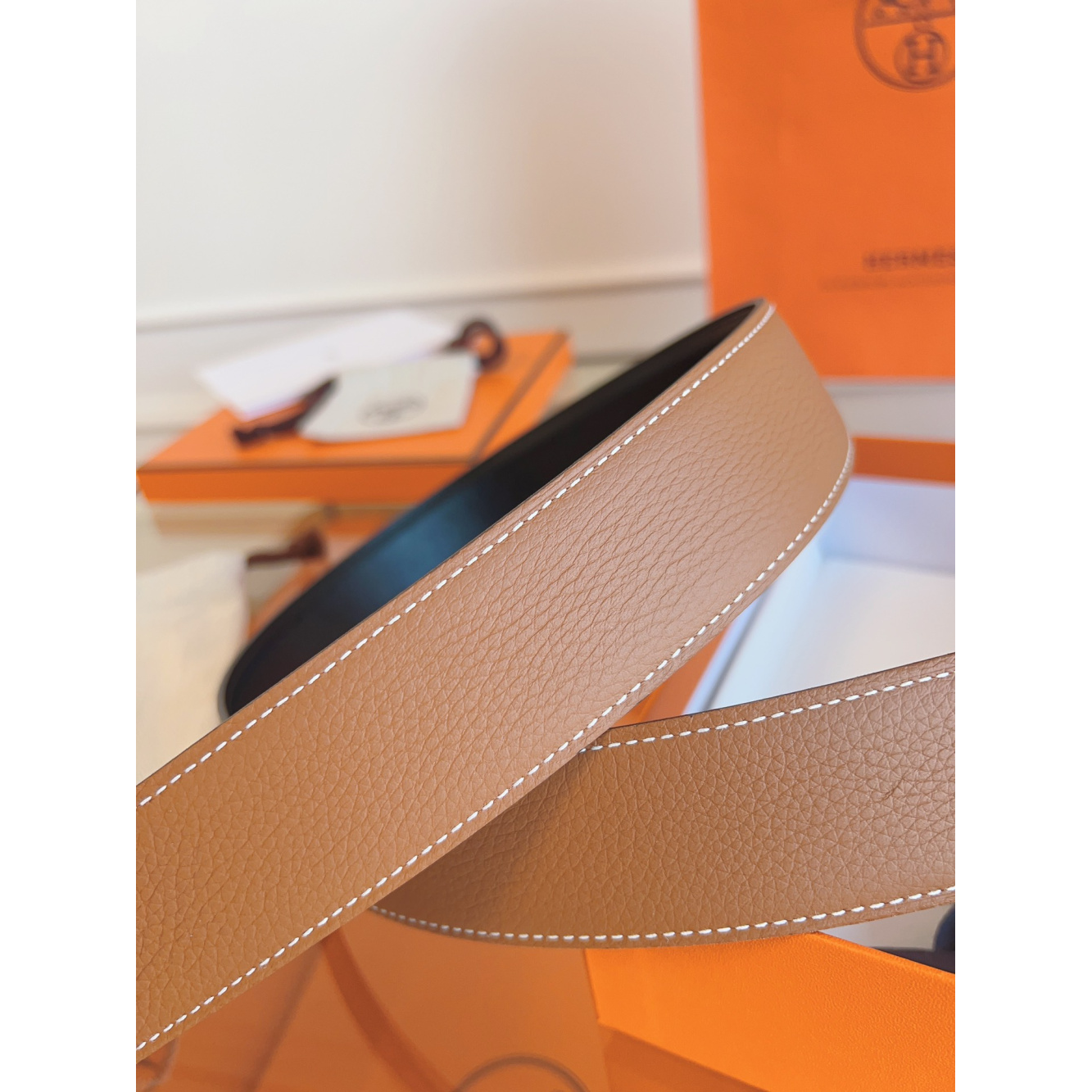 Cinto Hermès Reversível em Couro Marrom e Fivela H Au Carré Prata 3.2cm