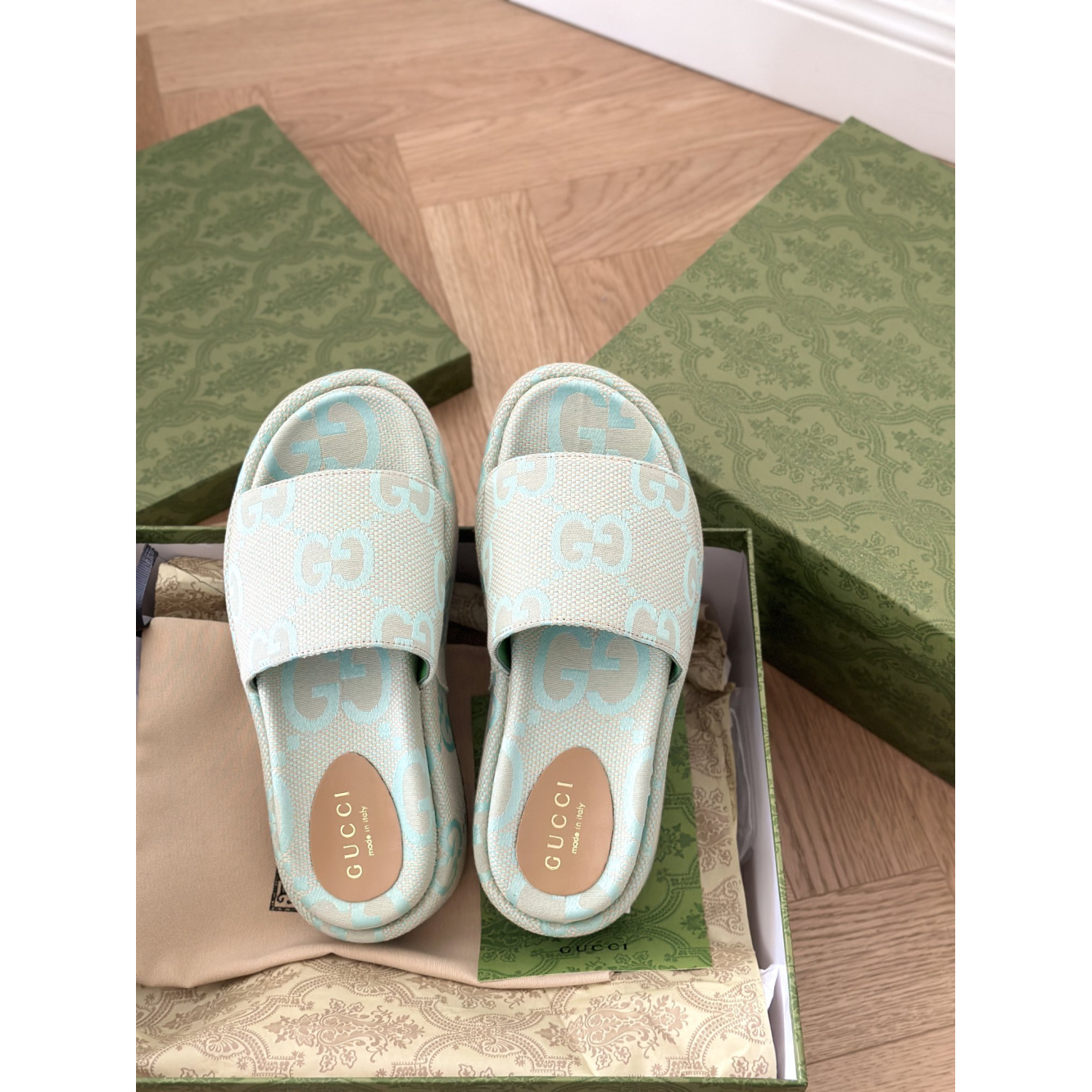 Sandália Gucci GG Maxi Canvas Flatform Slide Azul