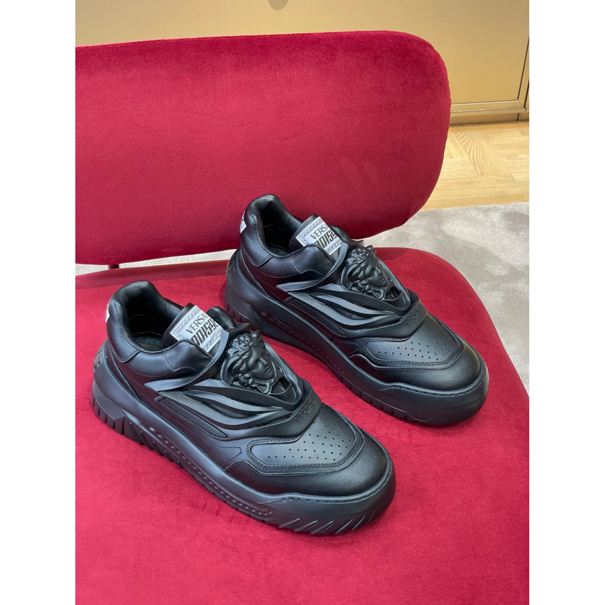 Tênis Versace Cano Baixo Odissea Preto