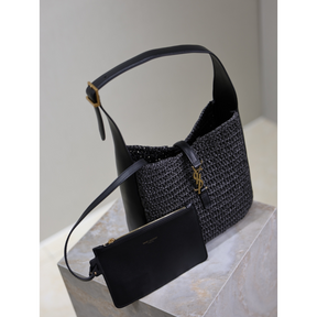Bolsa Saint Laurent YSL Le 5 à 7 pequena flexivel em Ráfia e Couro Preta 23×22×8.5cm