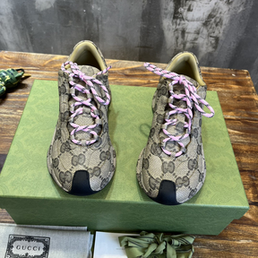 Tênis Gucci Monogram Run Sneaker Cadarço Rosa