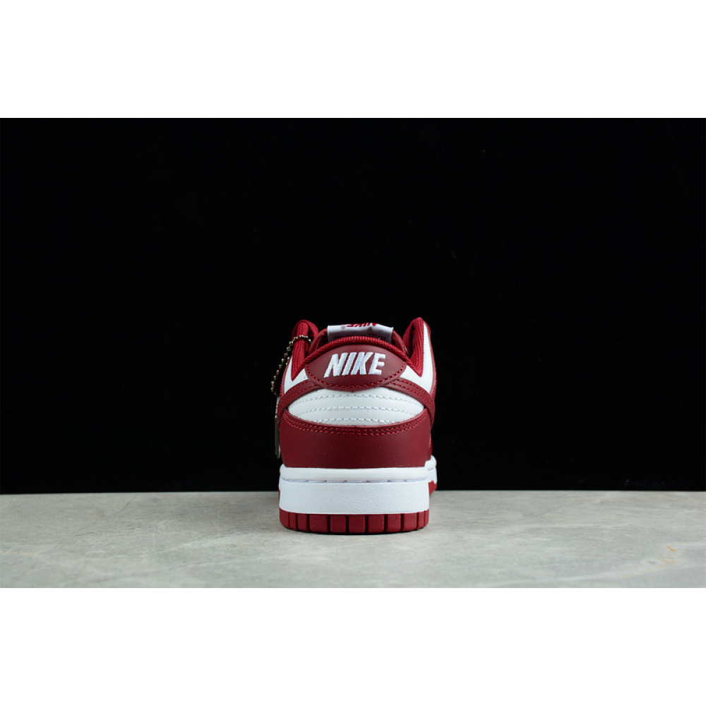 SB DUNK LOW TEAM RED