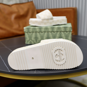 Gucci Slide Bege Feminina