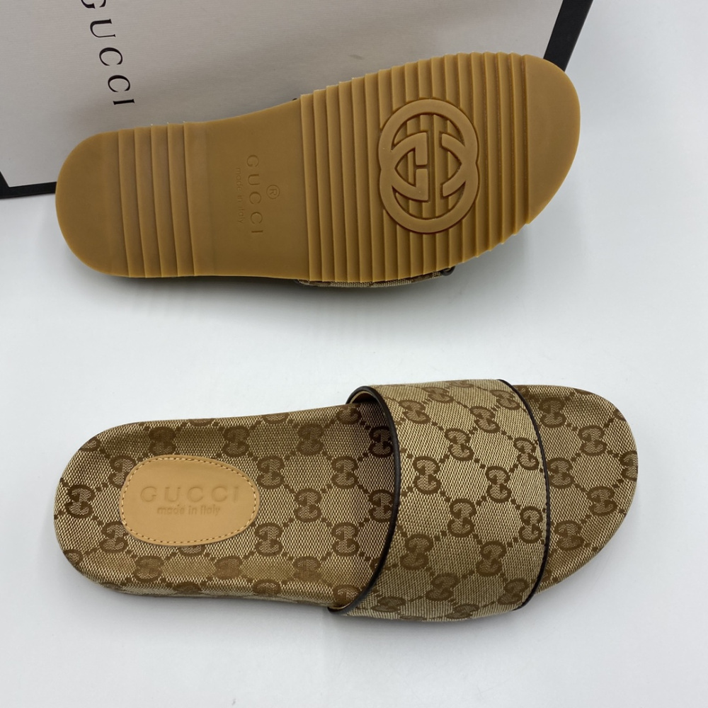 Chinelo Slide Gucci GG Supreme Marrom Sandália