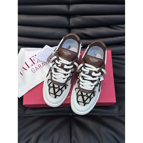 Tênis Valentino Garavani One Stud XL em Couro Nappa e tecido Toile Iconographe Bege/Preto