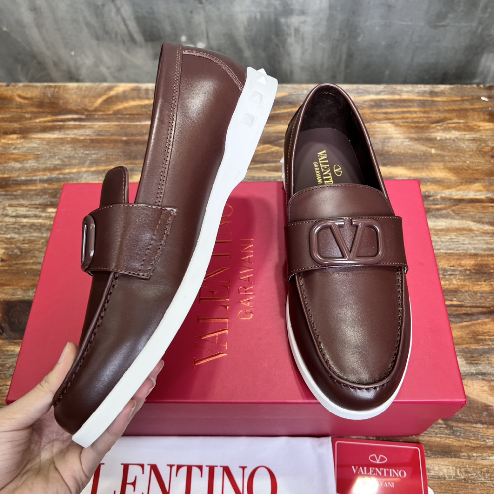 Valentino Garavani Leisure Flows Leather Loafers Marrom