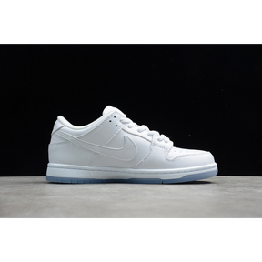 DUNK SB LOW WHITE ICE WHITE