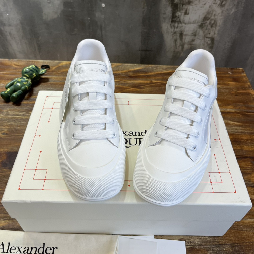 Tênis Alexander Mcqueen Skate Deck Plimsoll de Couro Branco