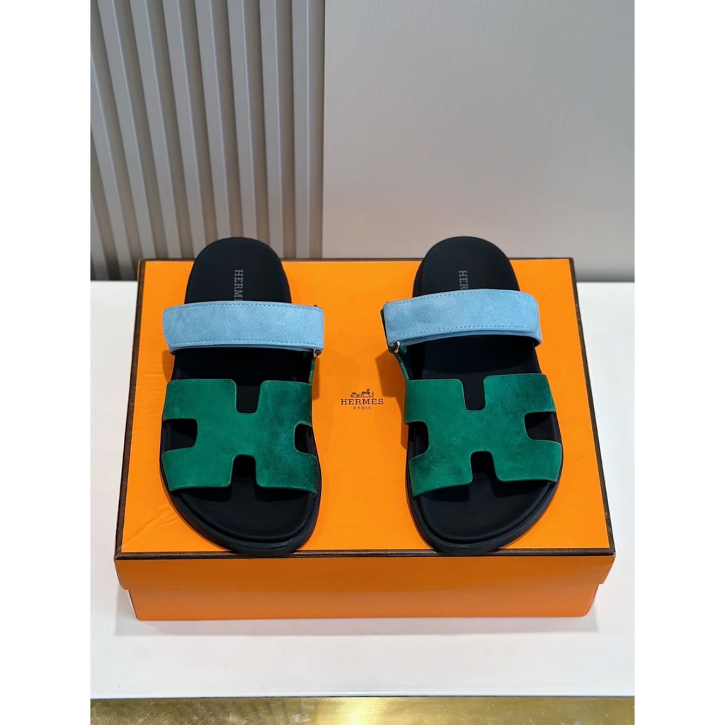 Sandália Hermès Chypre em Camurça Verde/Azul