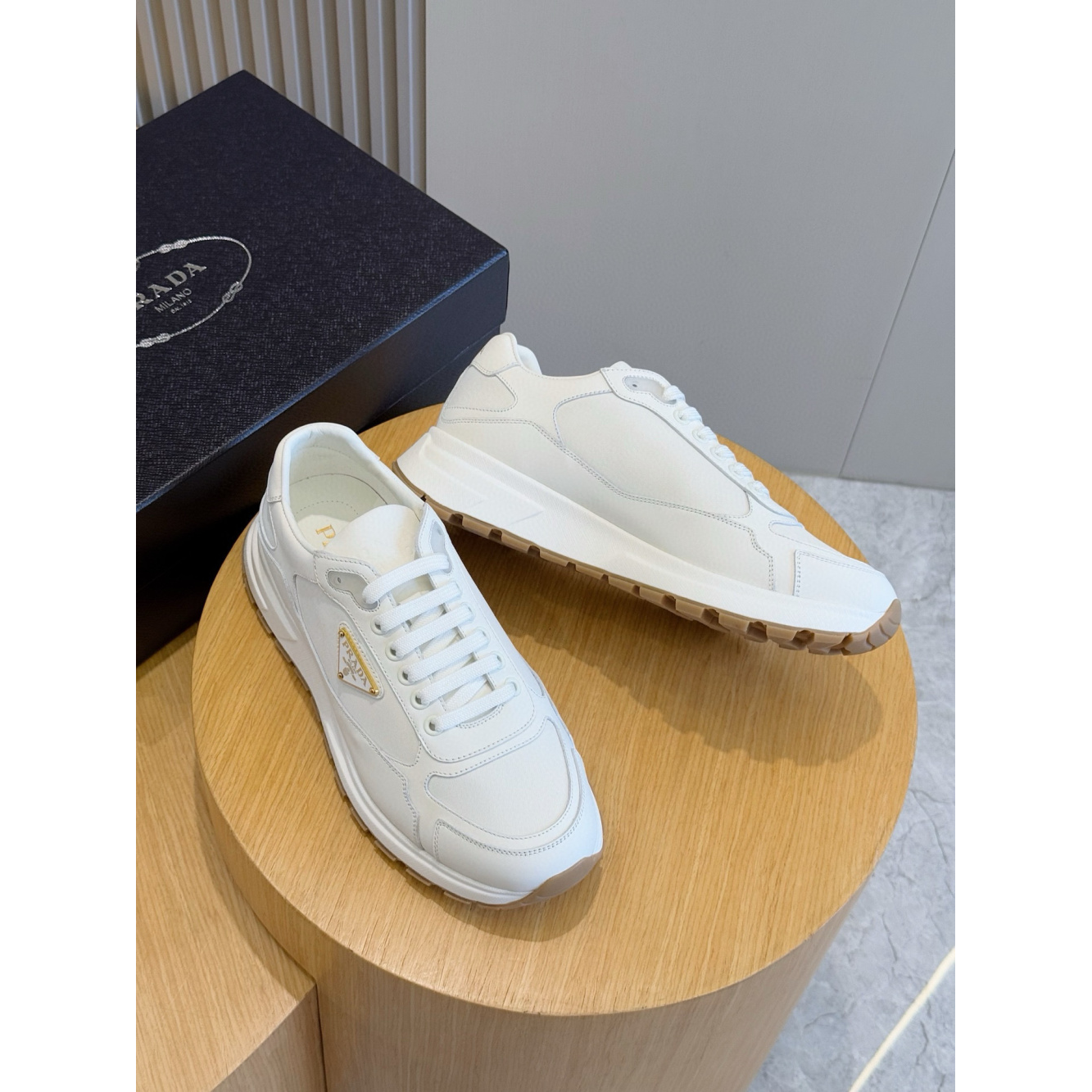 Tênis Prada em Couro e Re-Nylon Branco