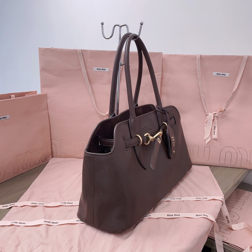 Bolsa MiuMiu Aventure em couro Napa  44X22.5X14.5CM (Marrom, Preta, Caramelo)
