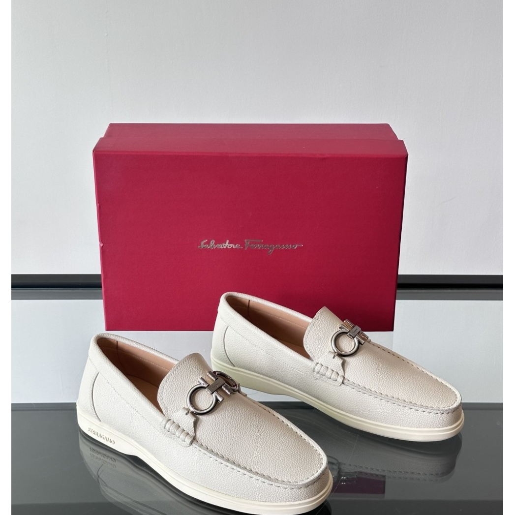 Sapato Mocassim Salvatore Ferragamo Casual Branco
