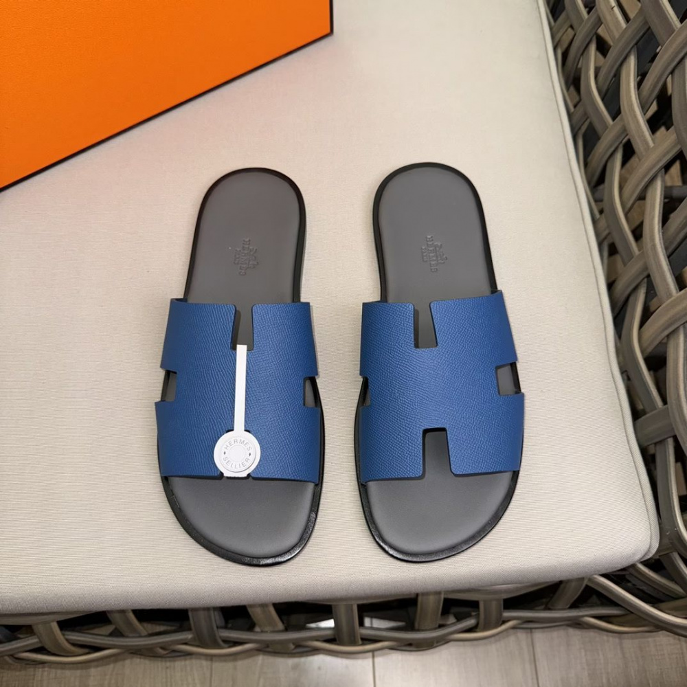 Sandália Izmir em Couro Azul/Sola Cinza