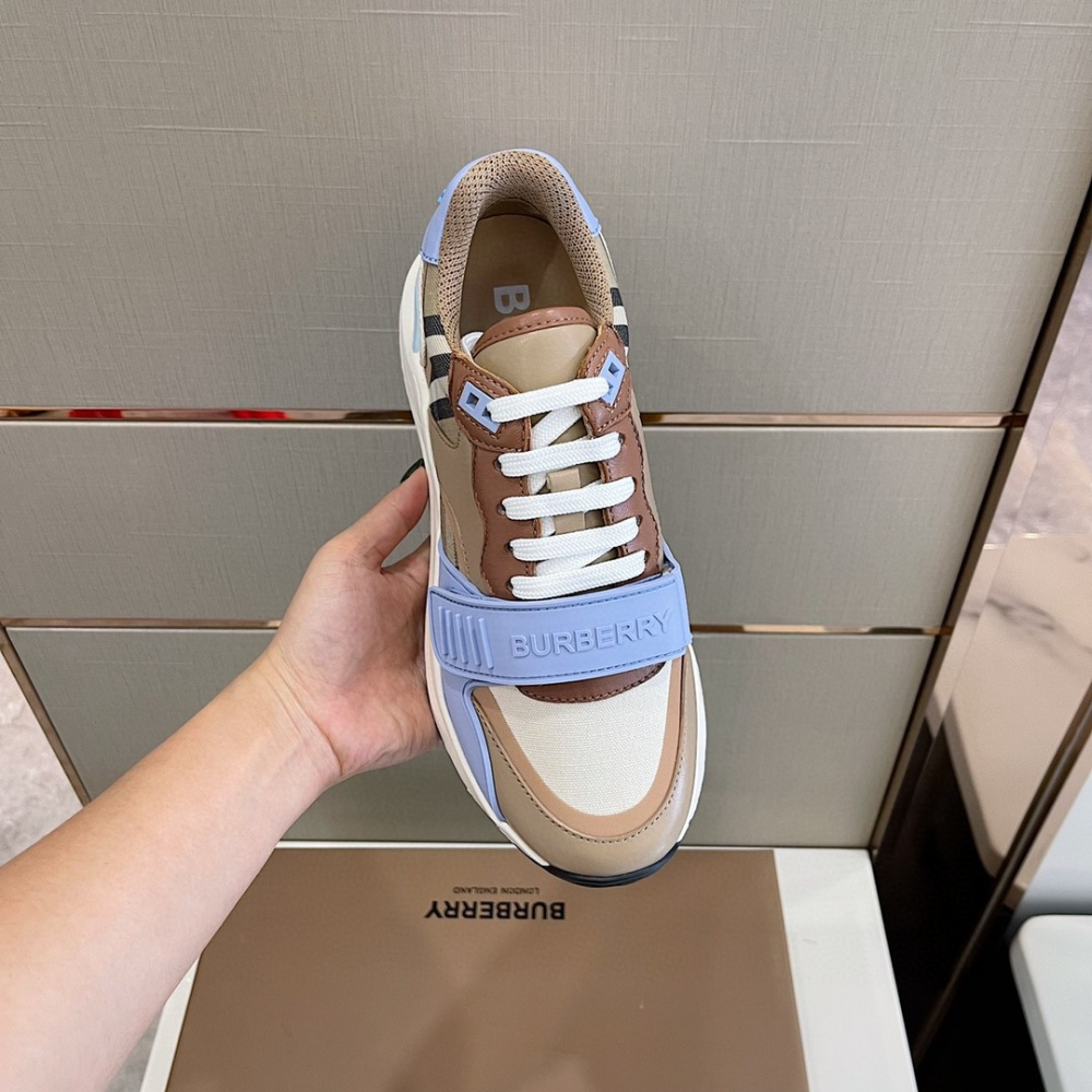 Burberry Tênis Cano Baixo c/ Azul