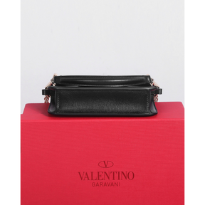 Bolsa Valentino Garavani Locò de Ombro em Pele de Bezerro Ferragem Prata 20x11x5cm