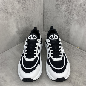 Tênis Valentino Garavani True Act Sneakers Branco/Preto