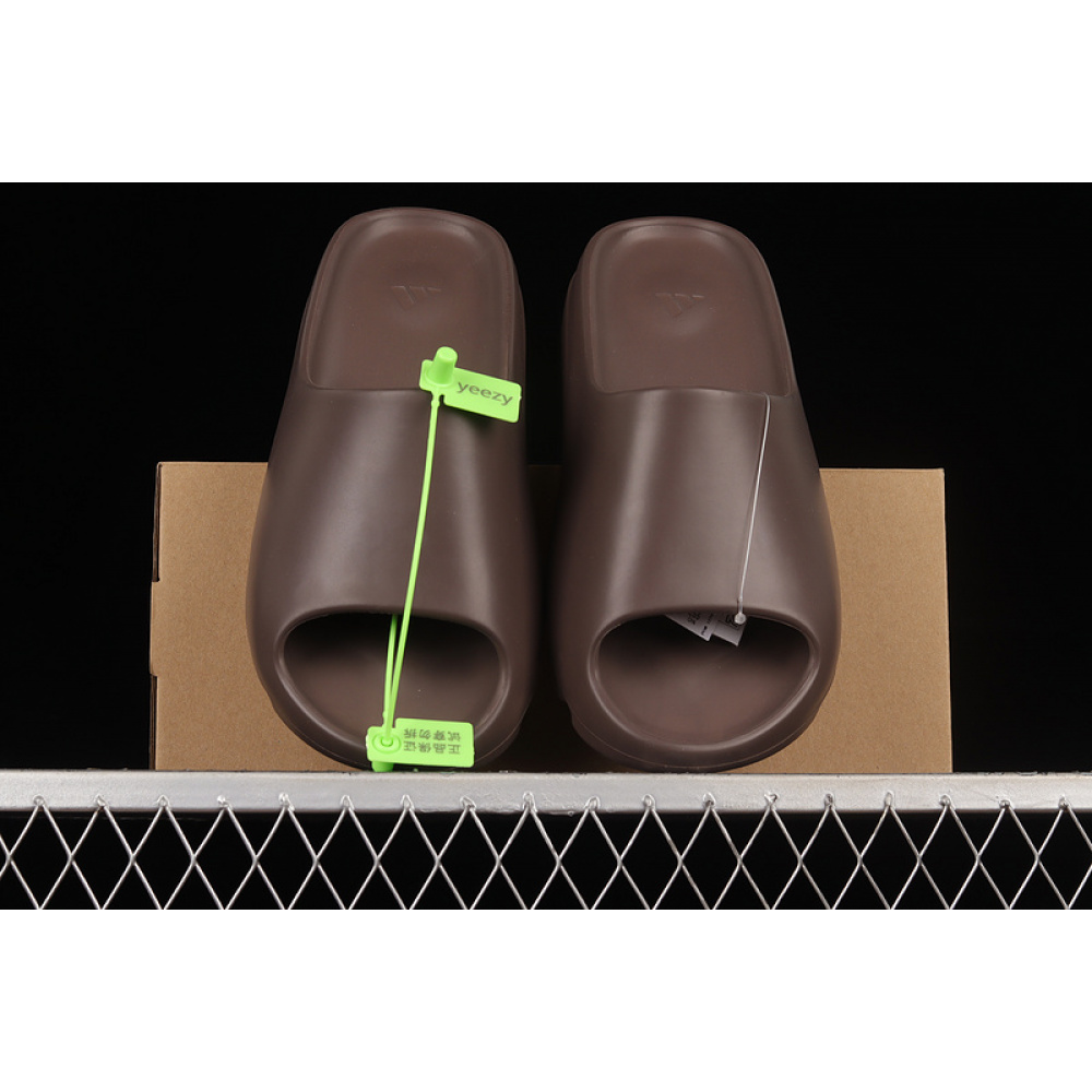 YEEZY SLIDES SOOT