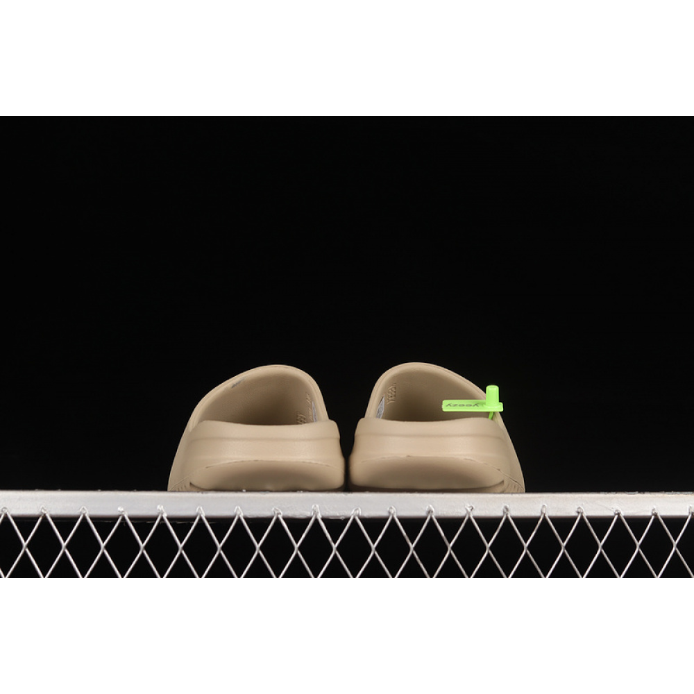 YEEZY SLIDES BROWN