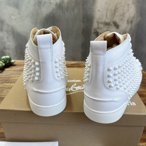 C. Louboutin Tênis Cano Alto Branco