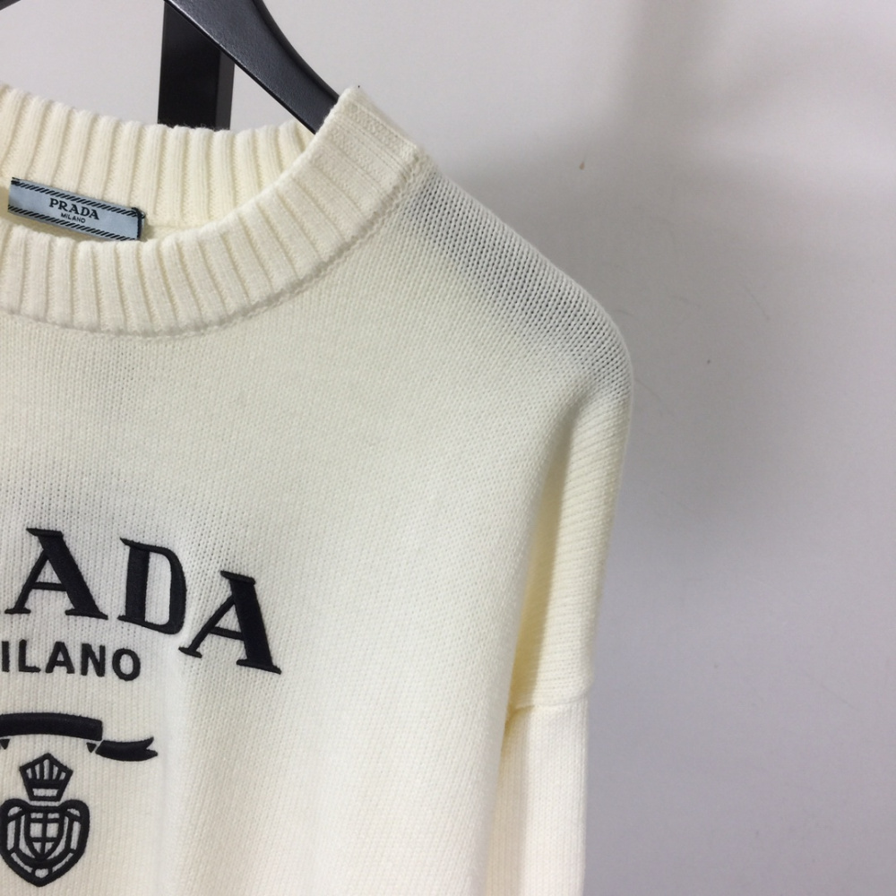 Moletom Prada com Logotipo Bordado Branca