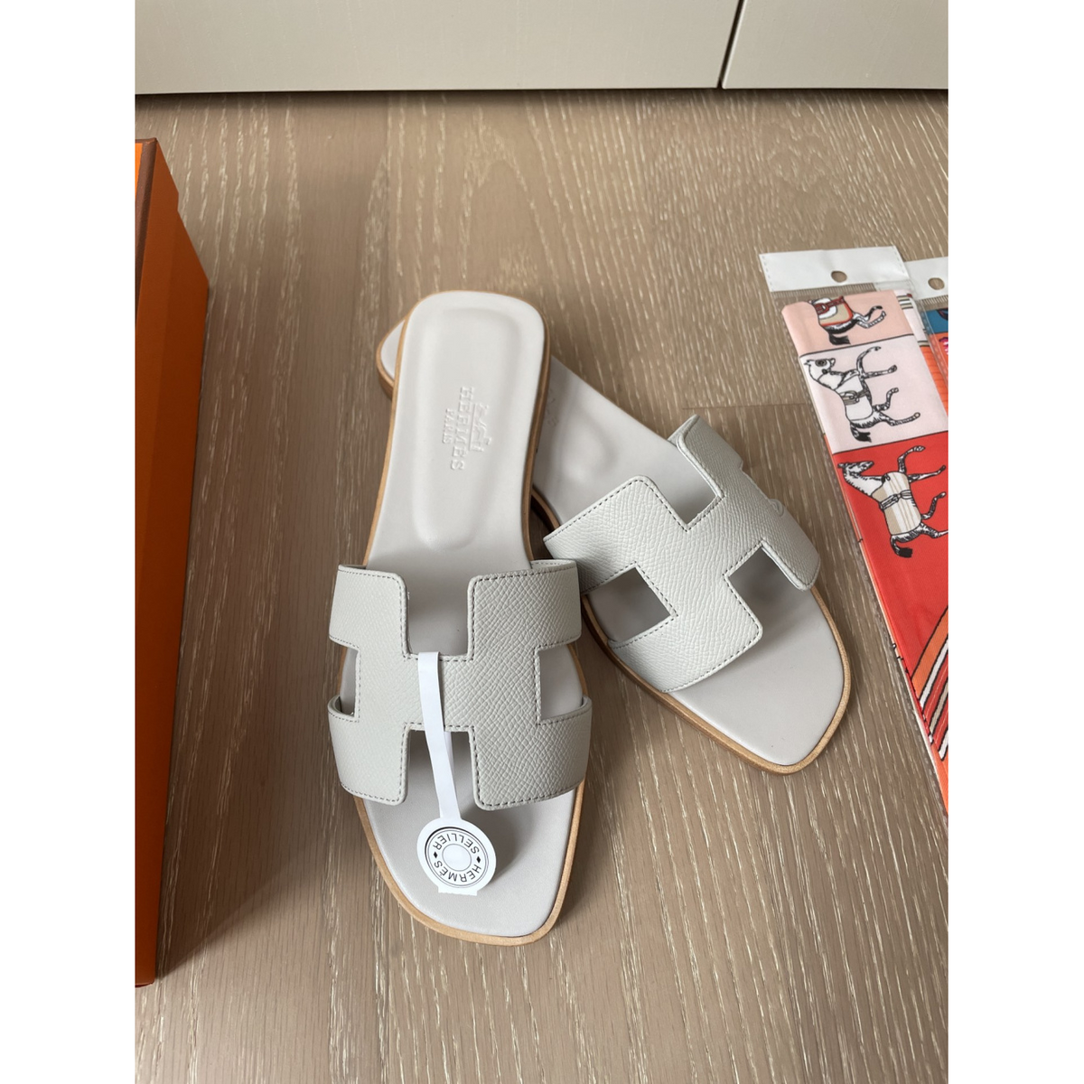 Sandália Hermès Oran Branco