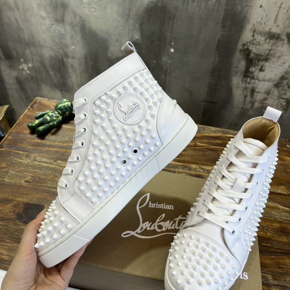 C. Louboutin Tênis Cano Alto Branco