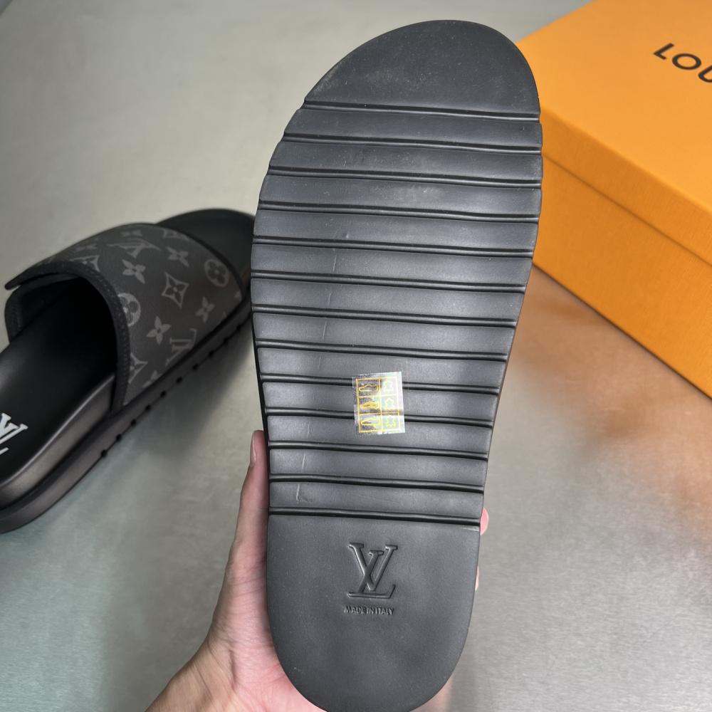 Chinelo Slide Louis Vuitton LV Miami Mule Monogram Preto Sandália