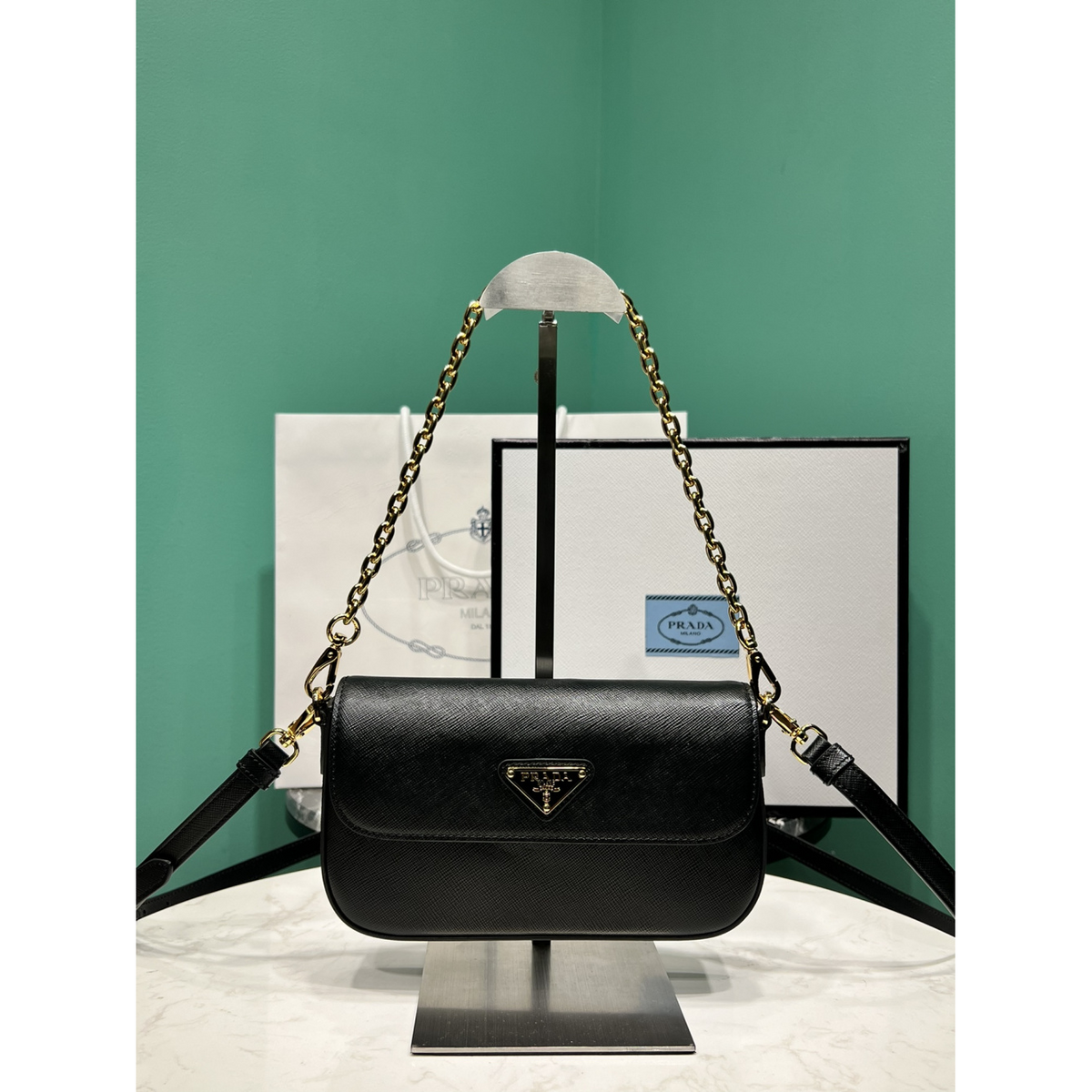 Bolsa Prada Mini em Couro Saffiano  20.5x10.5x4cm  (Preto e outras cores)