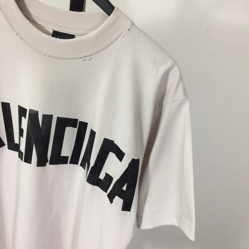 Camiseta de Algodão Balenciaga Oversize "Tape" Branca