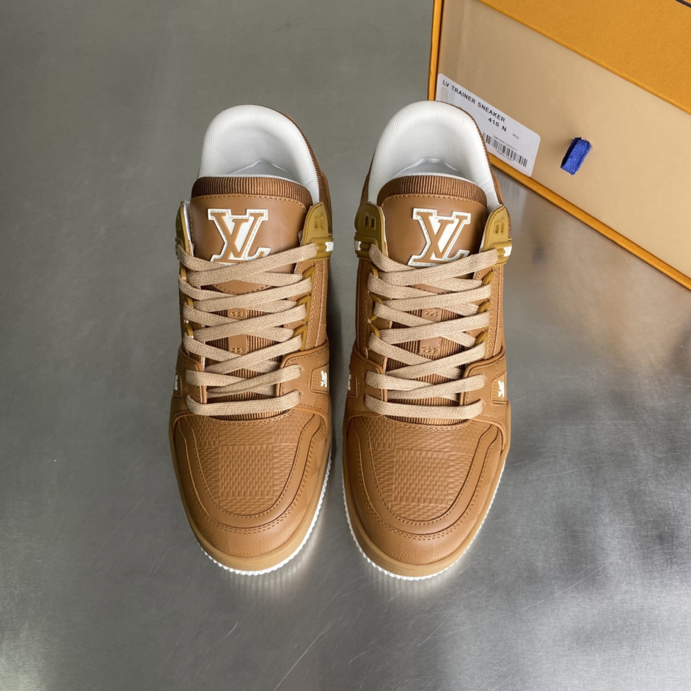 Tênis Louis Vuitton Trainer Marrom Damier em relevo
