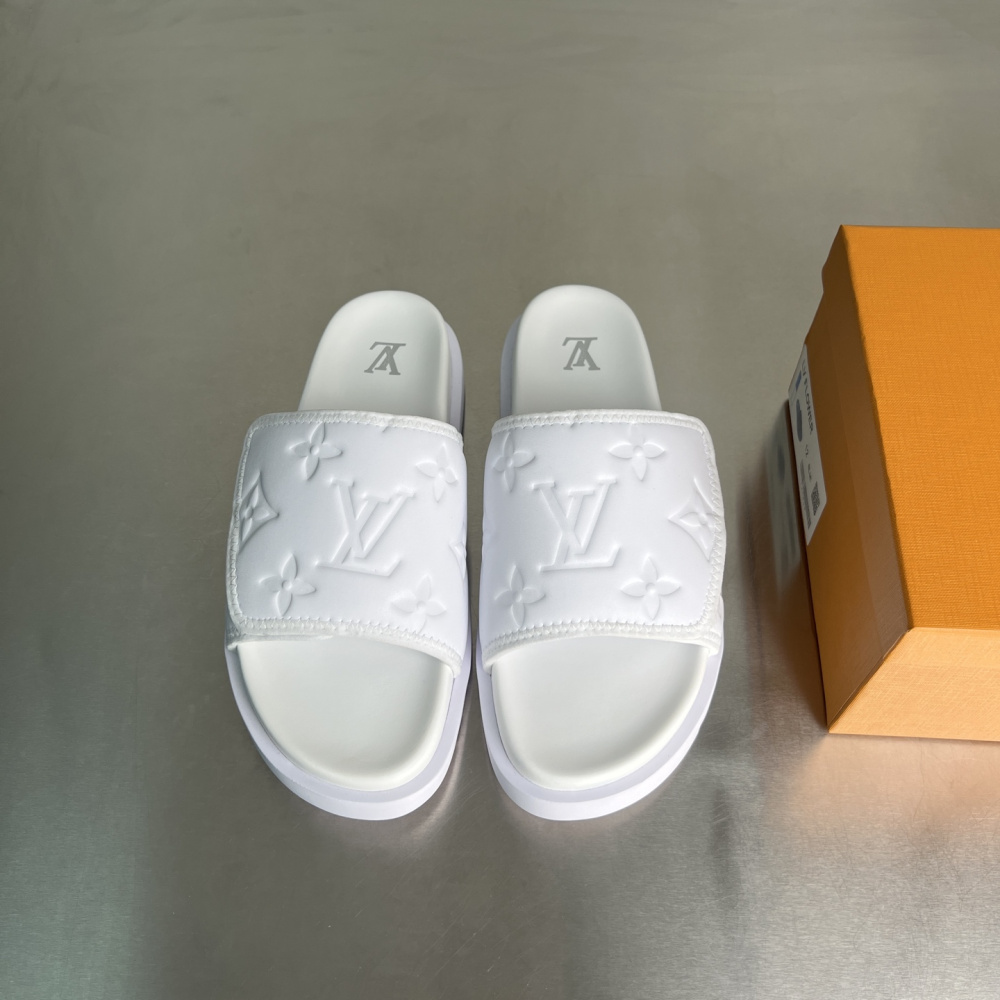 Chinelo Slide Louis Vuitton LV Mule Miami Monogram Maxi em relevo Branco Sandália