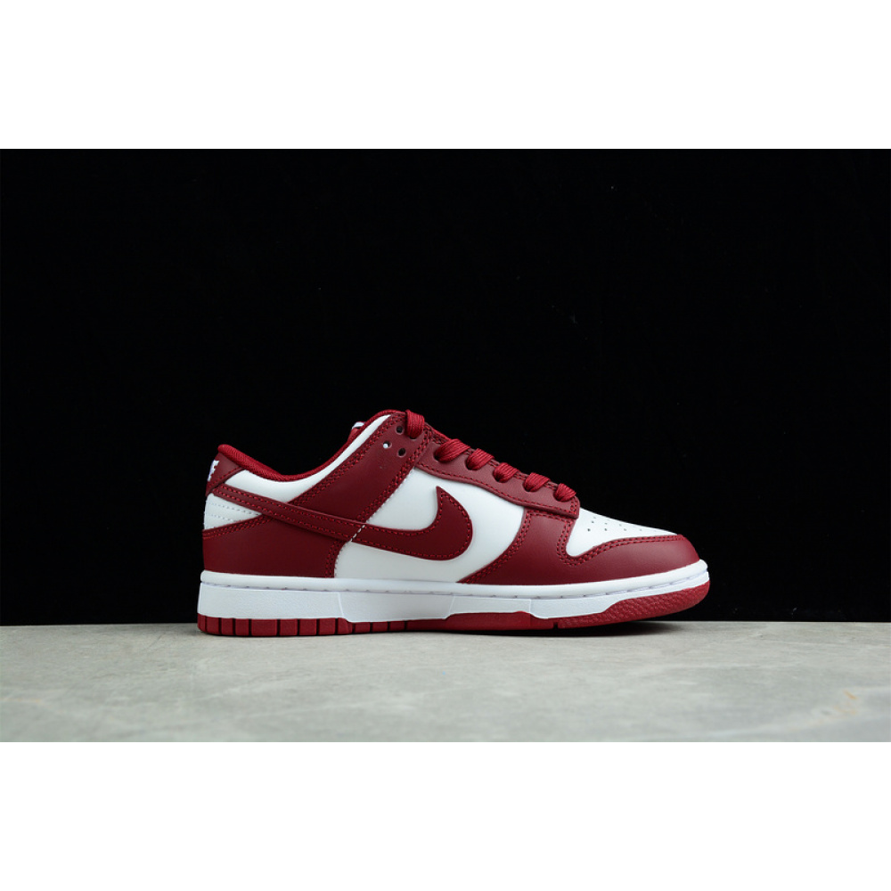 SB DUNK LOW TEAM RED